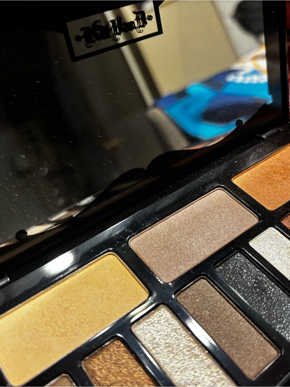 Kat Von D Black Palette with Holographic Gold Logo - Picture 5 of 8